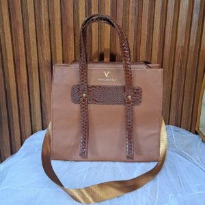 VaneCartera Camel