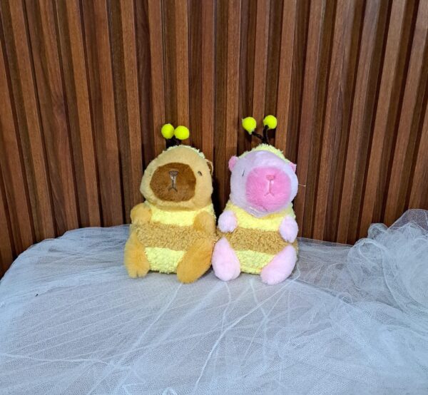 Peluche Capibara Abejita