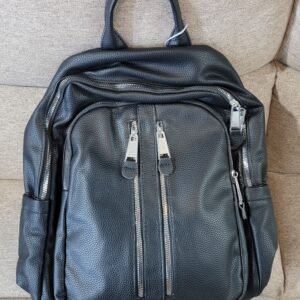 MOCHILA en color negro