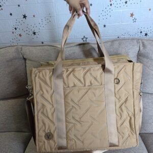 TOTE XL-Bolso puffer portalaptop VC KAKI
Por unidad S/99.90 A partir de 2 unidades S/59.90 Por docena completa S/54.90